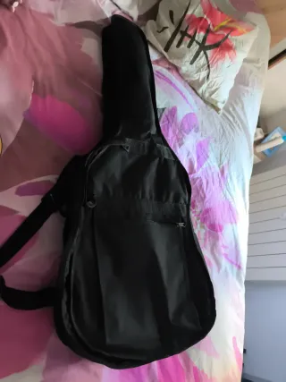 Guitarra Clásica con Funda