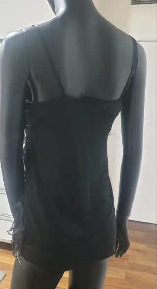 Elegante conjunto negro con lentejuelas