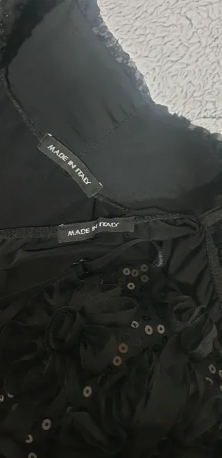 Elegante conjunto negro con lentejuelas