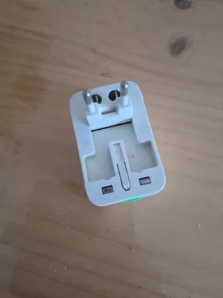 Adaptador Universal Viaje Suntech ST-931