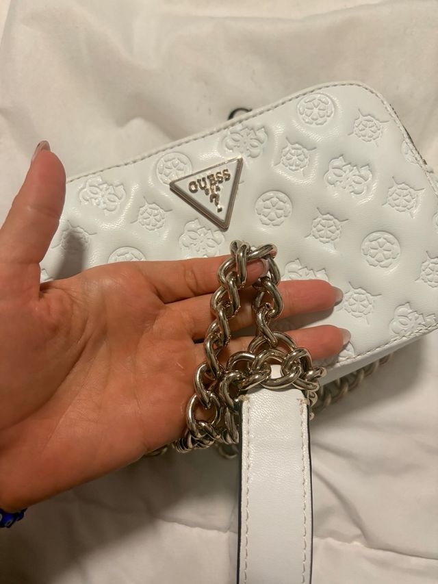Bolso Guess Blanco y Dorado