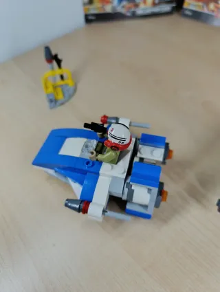 LEGO 75196 Star Wars TM A-Wing contro Microfighter