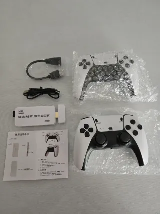 Consola de videojuegos blanca