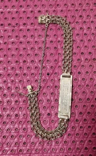 Pulsera de plata grabada