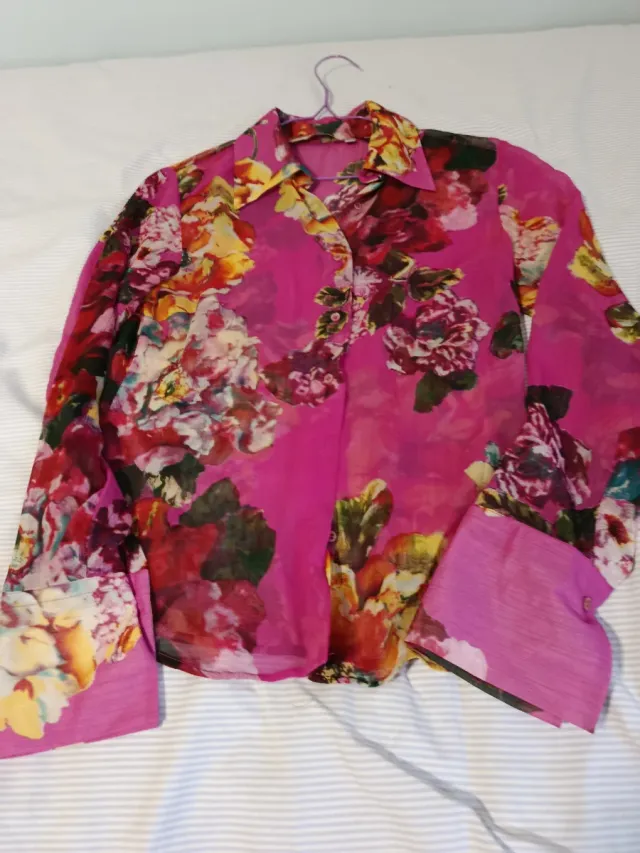 Camisa seda fucsia floral Puño ancho muy elegante