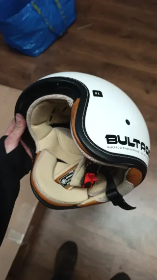 Casco Bultaco Negro y Blanco