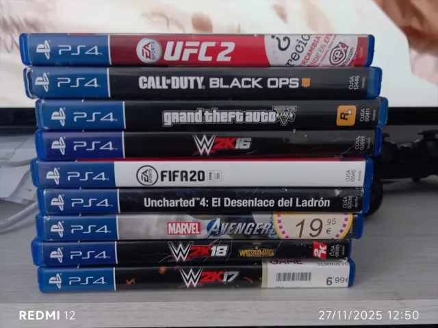 PS4 Slim Negra + 2 Mandos y Juegos