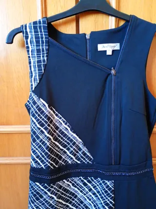 Vestido negro con estampado blanco