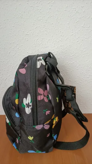Minimochila Vans floral no envío ni negocio precio