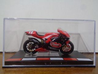 DUCATI 996R – NEIL HODGSON 2001 Y 3 MAS - 1/24