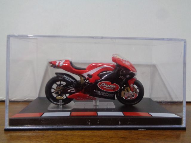 DUCATI 996R – NEIL HODGSON 2001 Y 3 MAS - 1/24
