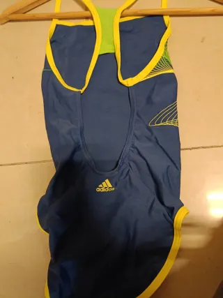 Bañador nuevo marca Adidas talla 10
