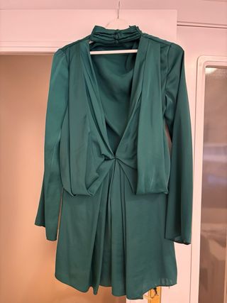 Vestido verde botella drapeado espalda abierta