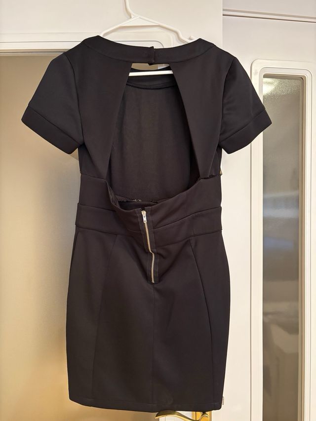 Vestido midi fiesta Boohoo negro y dorado