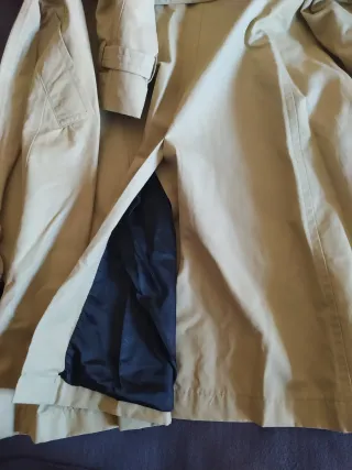 Gabardina Beige Clásica