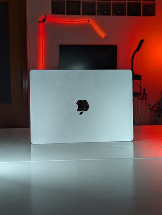 MacBook Air M2 8GB 2022 + Funda