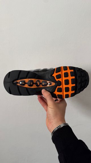 Nike Air Max 95 Gris y Naranja