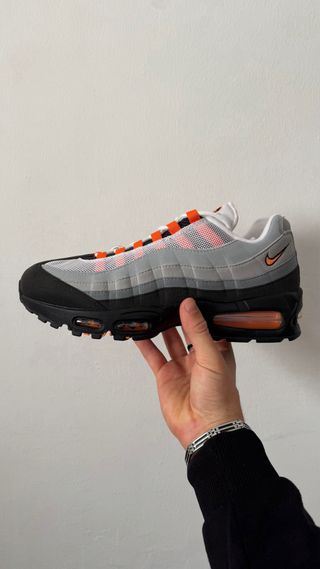 Nike Air Max 95 Gris y Naranja