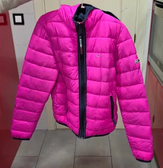 Chaqueta Tommy Jeans Fucsia  Plumas