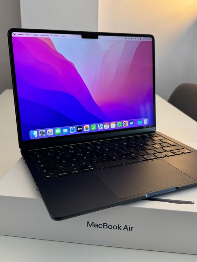 MacBook Air 13 M2 8GB 256GB Azul Medianoche