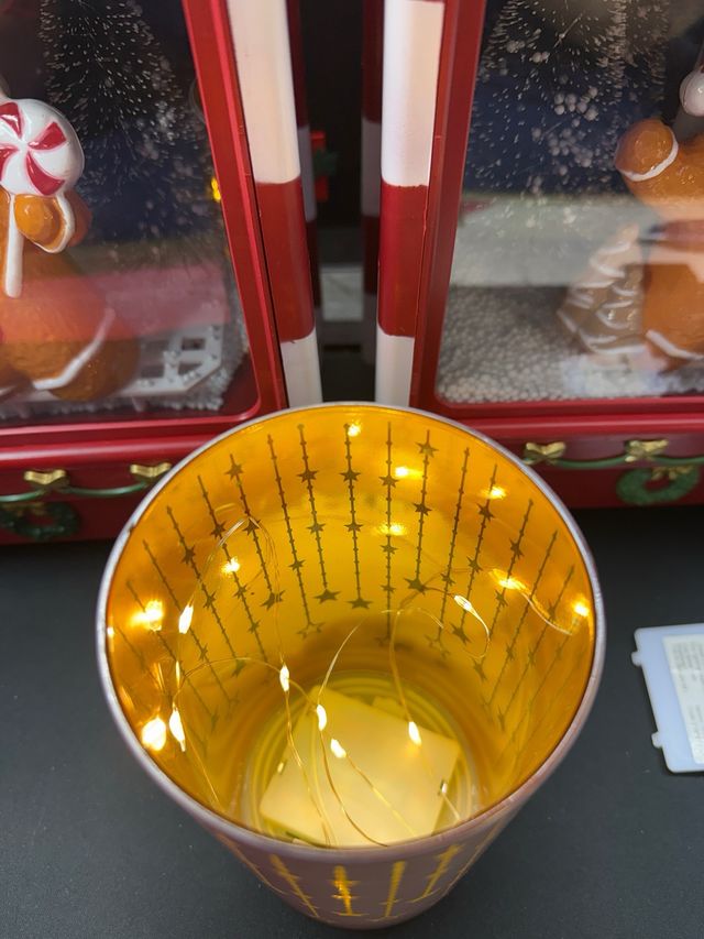 Preciosa lámpara navideña