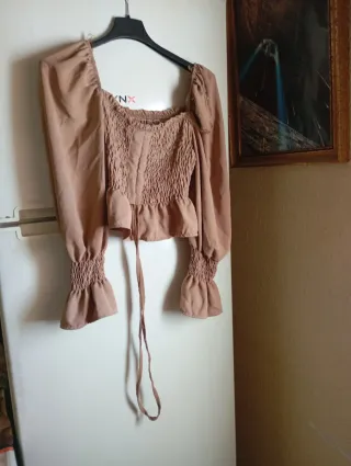 Blusa beige manga larga talla única