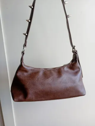 Borsa a spalla Y2K borchie marrone