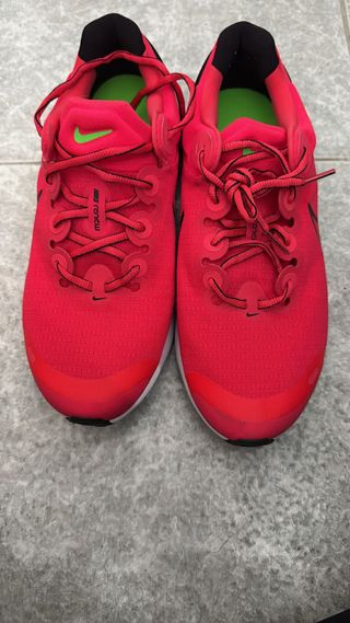 Zapatillas Nike Renew Run 3 Rojas y Verdes