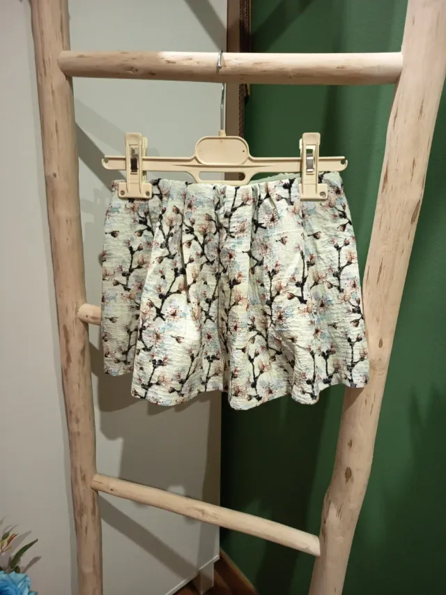 Gonna mini per bambina con stampa floreale
