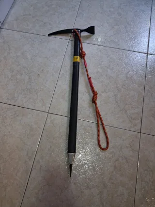 Piolet clásico alpinismo