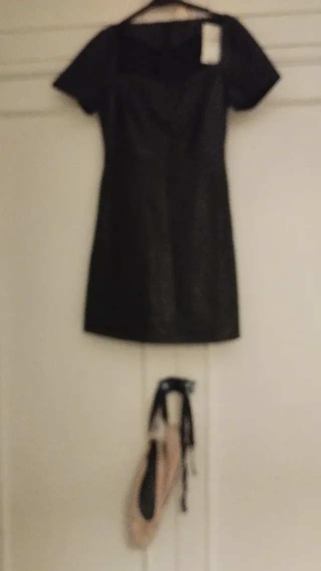 Lote Vestido Negro y Manoletinas Rosas