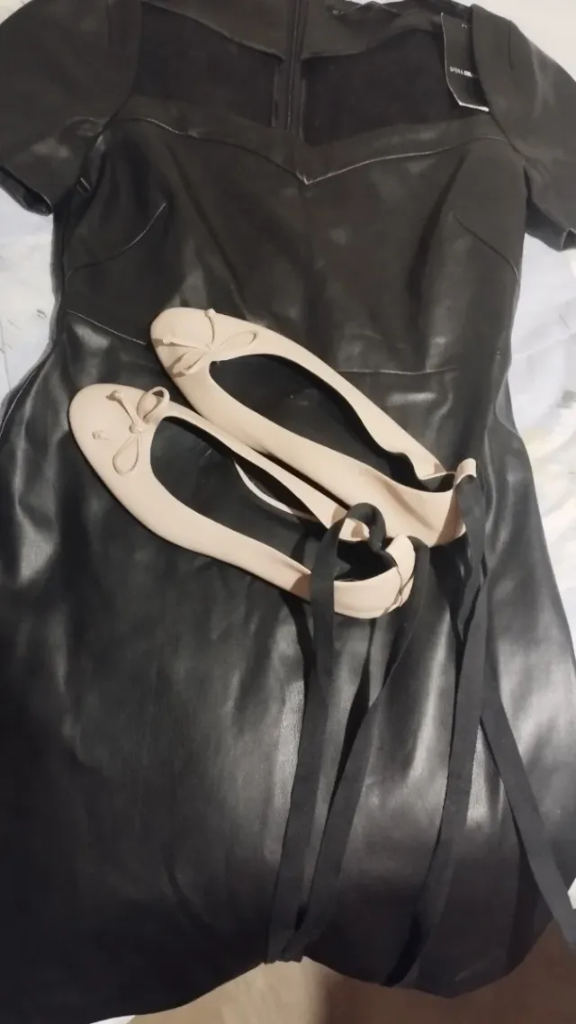 Lote Vestido Negro y Manoletinas Rosas