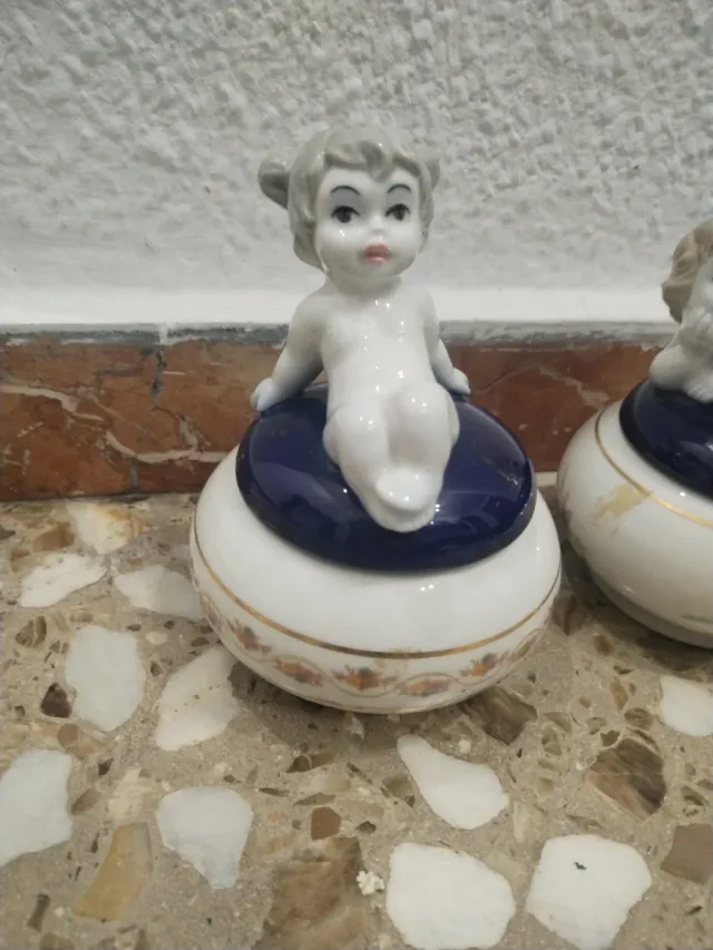 Antichi portagioie in porcellana Sanbo