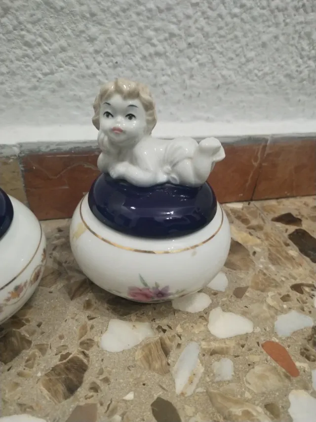 Antichi portagioie in porcellana Sanbo