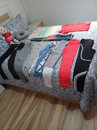 Mallas y chaleco deportivo poco uso.