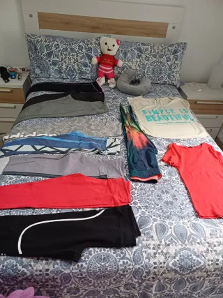 Mallas y chaleco deportivo poco uso.