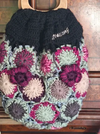 Bolso Crochet Flores Negro y Multicolor