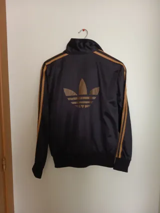 Chaqueta Adidas Negra y Dorada Mujer