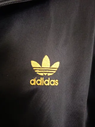 Chaqueta Adidas Negra y Dorada Mujer
