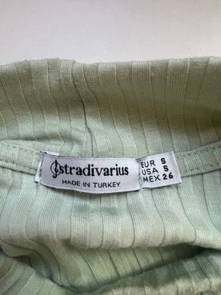 Top sin mangas con cuello