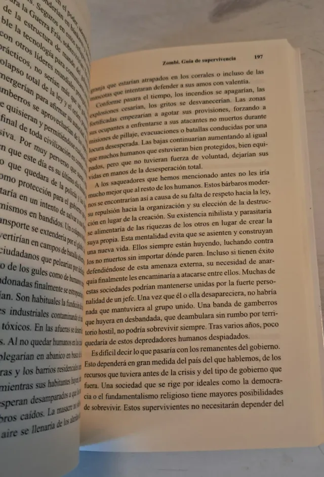 Zombi. Guía de supervivencia (Spanish Edition)