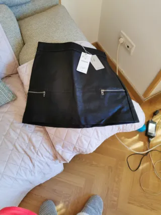 Falda cuero negra Talla M