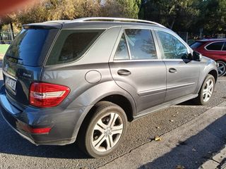 Mercedes-Benz 350 ML 2012