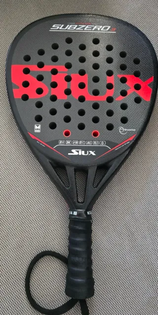 Pala de pádel Siux Subzero 3 y paletero
