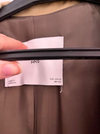 Gabardina Mango Beige/verde tono pálido