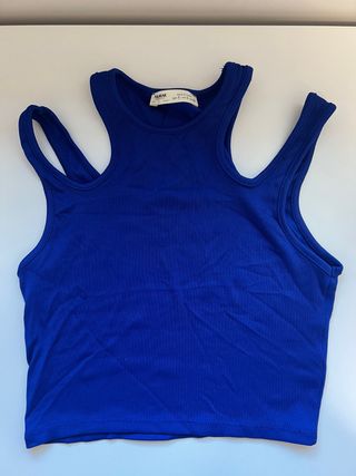 Top Pull&Bear azul con aberturas