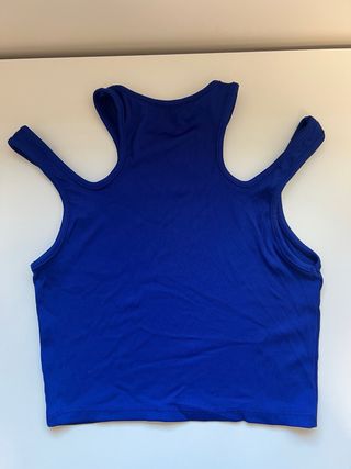Top Pull&Bear azul con aberturas