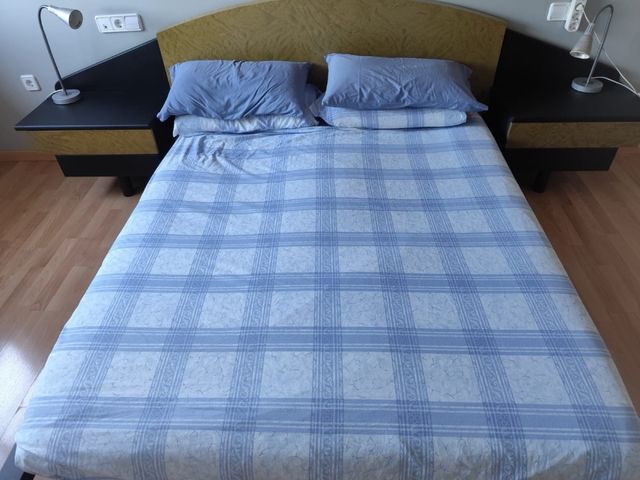 Somier + Colchón Viscoelástico+ 2 Mesitas Noche