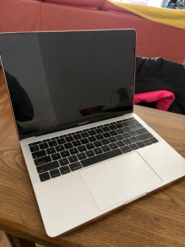 MacBook Pro 13” (2017) - 8GB - 256gb (QWERTY)