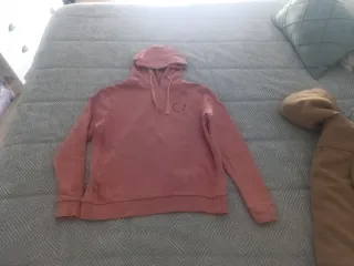 Sudadera rosa talla M, pero queda pegadita como s